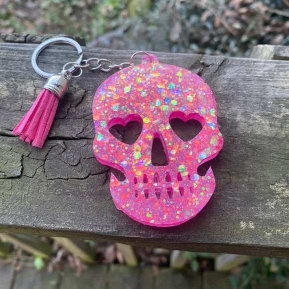 RELISTED Pink Skull Glitter Keychain - Hearts - Picture 3 of 5
